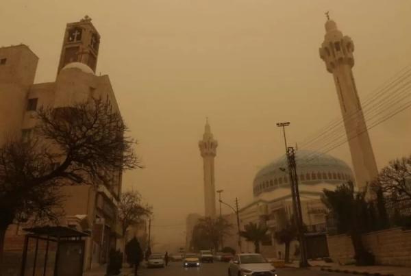 الأرصاد تحذر: رياح قوية مثيرة للغبار الجمعة والسبت