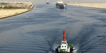 مصر: تراجع إيرادات قناة السويس 50%