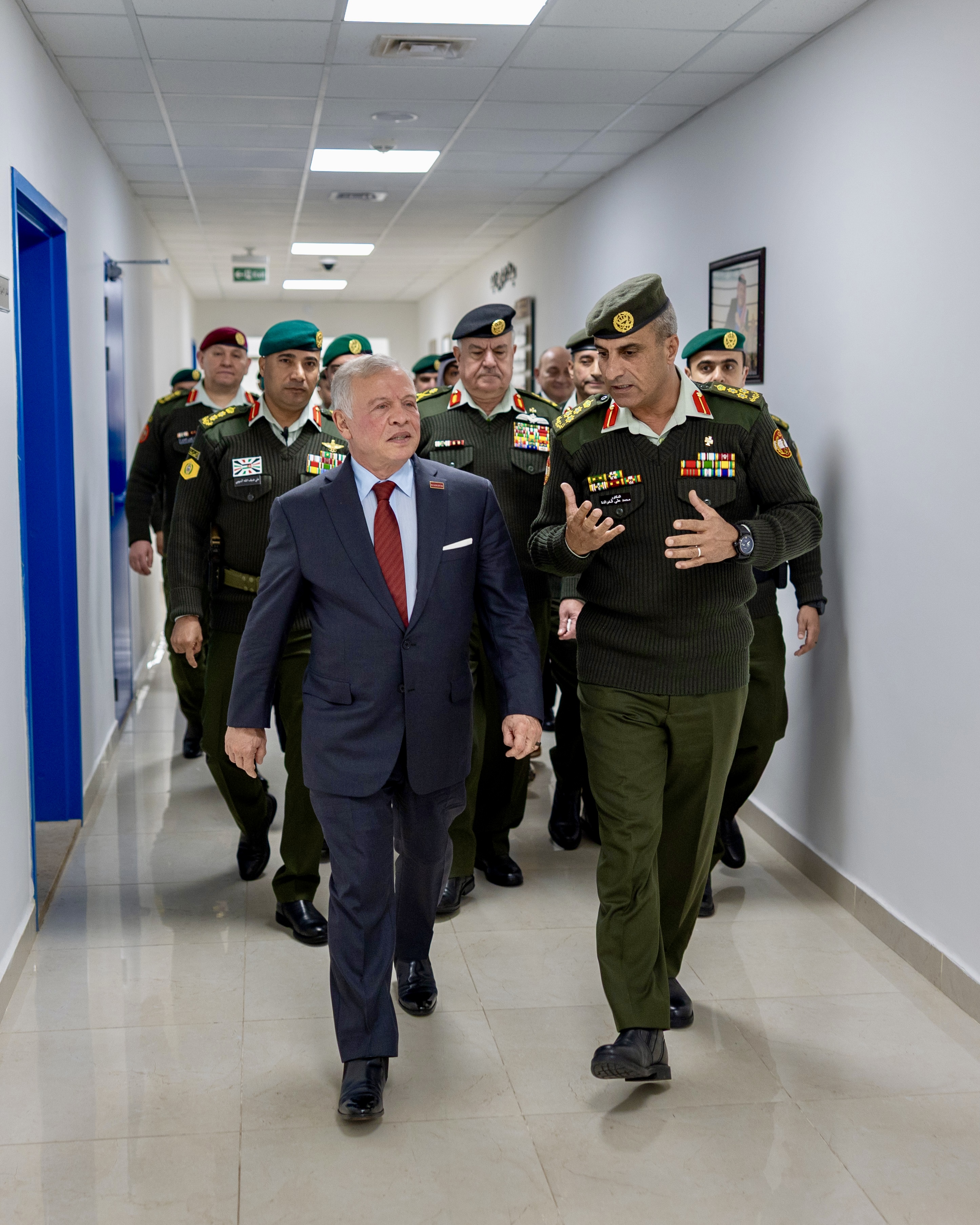 الملك يفتتح مجمع طب وجراحة الفم والأسنان العسكري في عمان