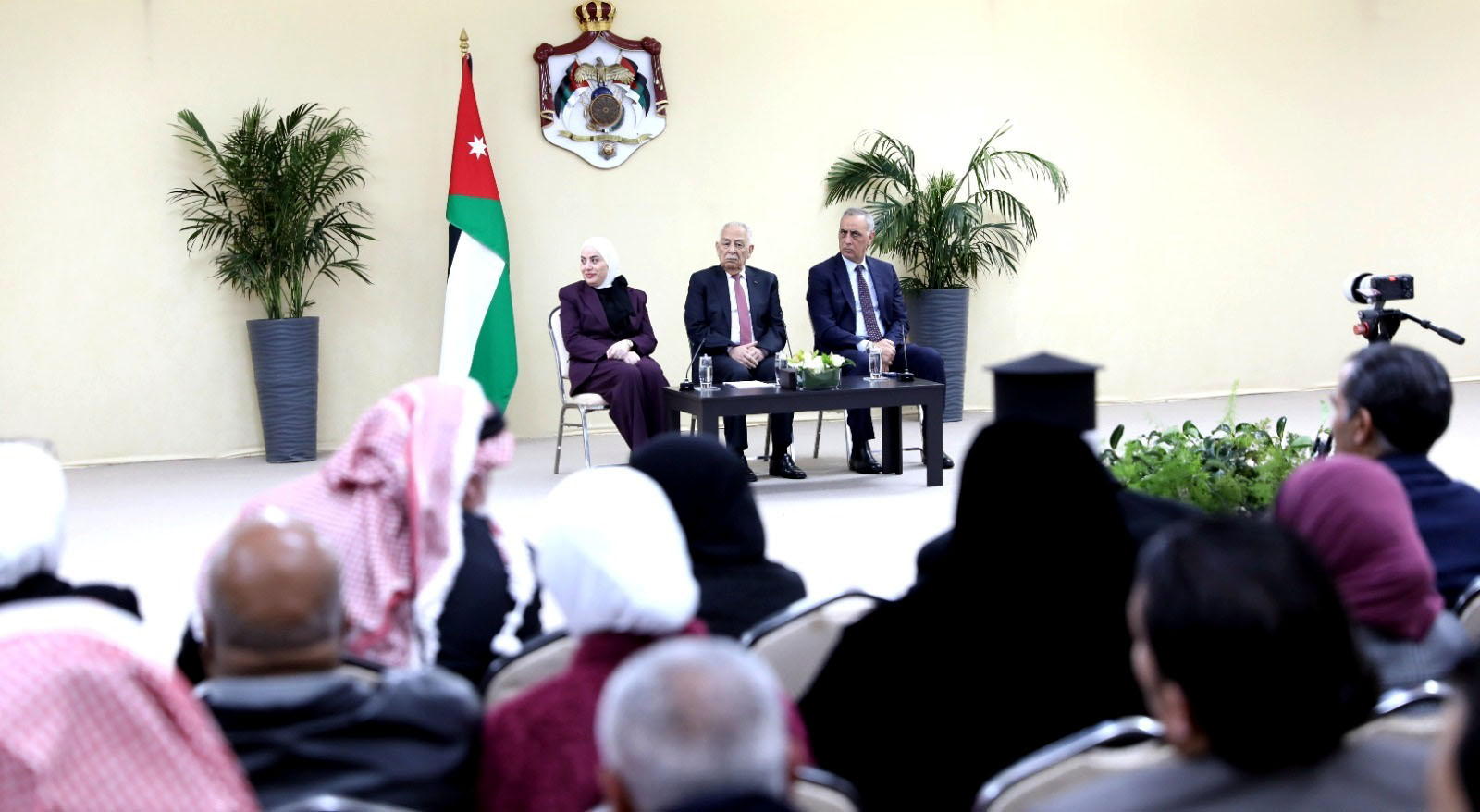 تسليم الدعم الملكي السنوي لـ 438 جمعية ومؤسسة ومركزا