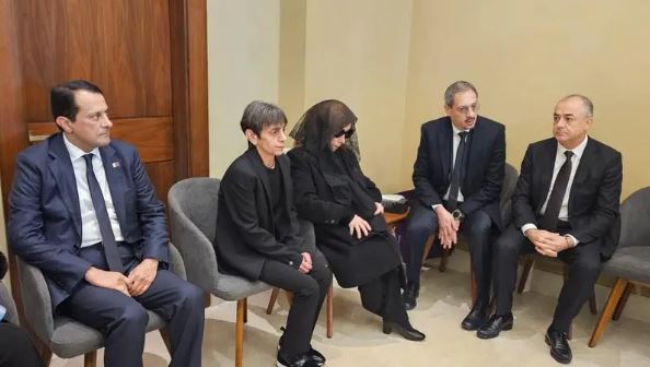 السيّدة فيروز تتقبل التعازي بابنها هلي