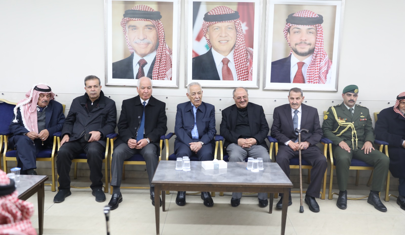 مندوبا عن الملك وولي العهد ..  العيسوي يعزي عشيرتي الرقاد والمعايطة