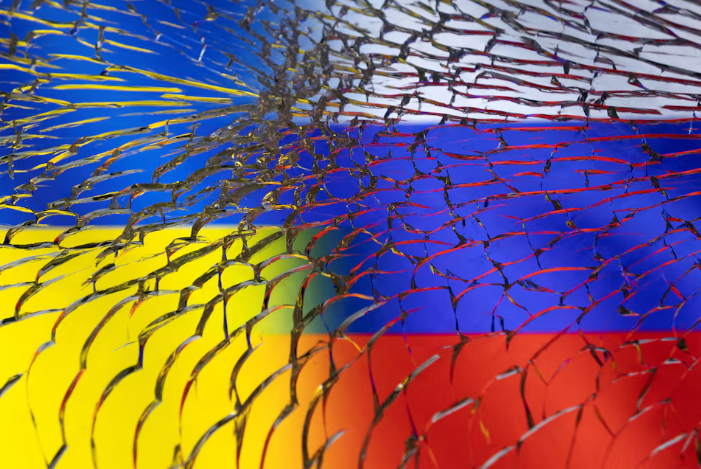 السلطات: إخماد حريق اندلع بعد هجوم بمسيرات على ميناء تامان الروسي