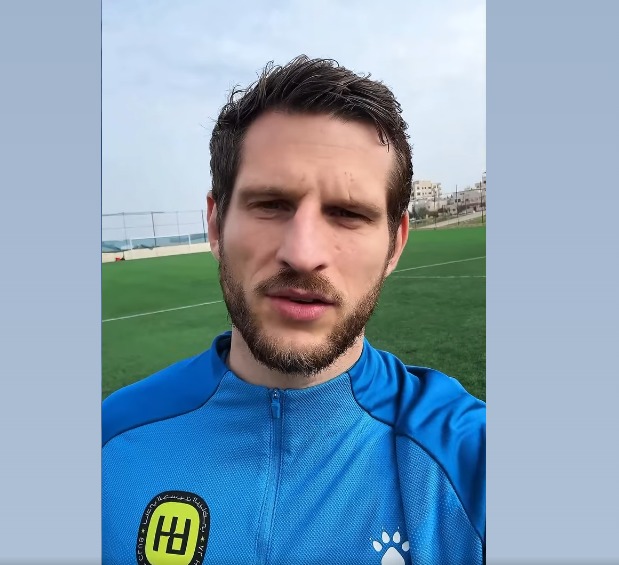 نادي الحسين يتعاقد مع المحترف الإنجليزي آشلي كوفي