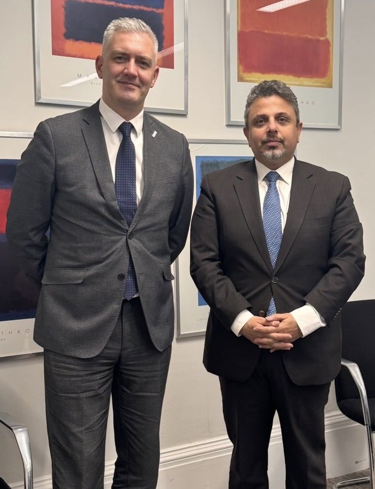 الدباس يؤكد لمبعوث ديني أن السلام مرهون بمعالجة جذور الصراع