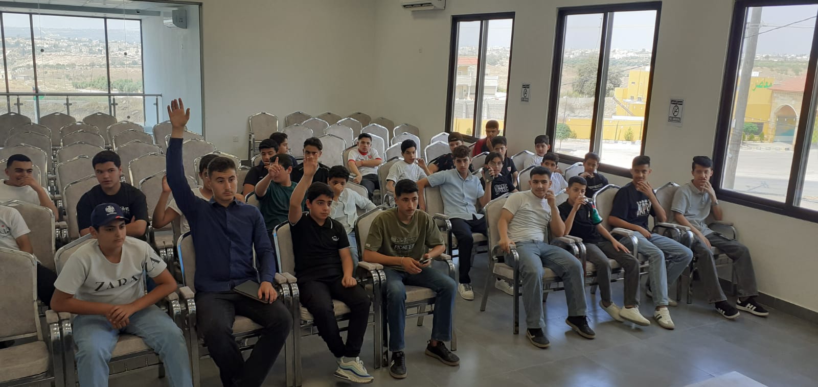 مركز شباب الوسطية يجري اختبارات للمسجلين في برنامج الألعاب الإلكترونية