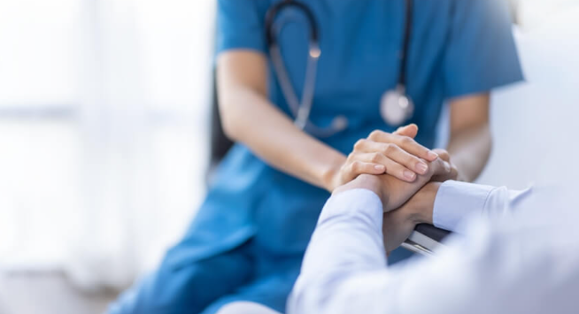 أعراض غير متوقعة قد تكشف السرطان مبكراً: 15 علامة لا ينبغي تجاهلها 