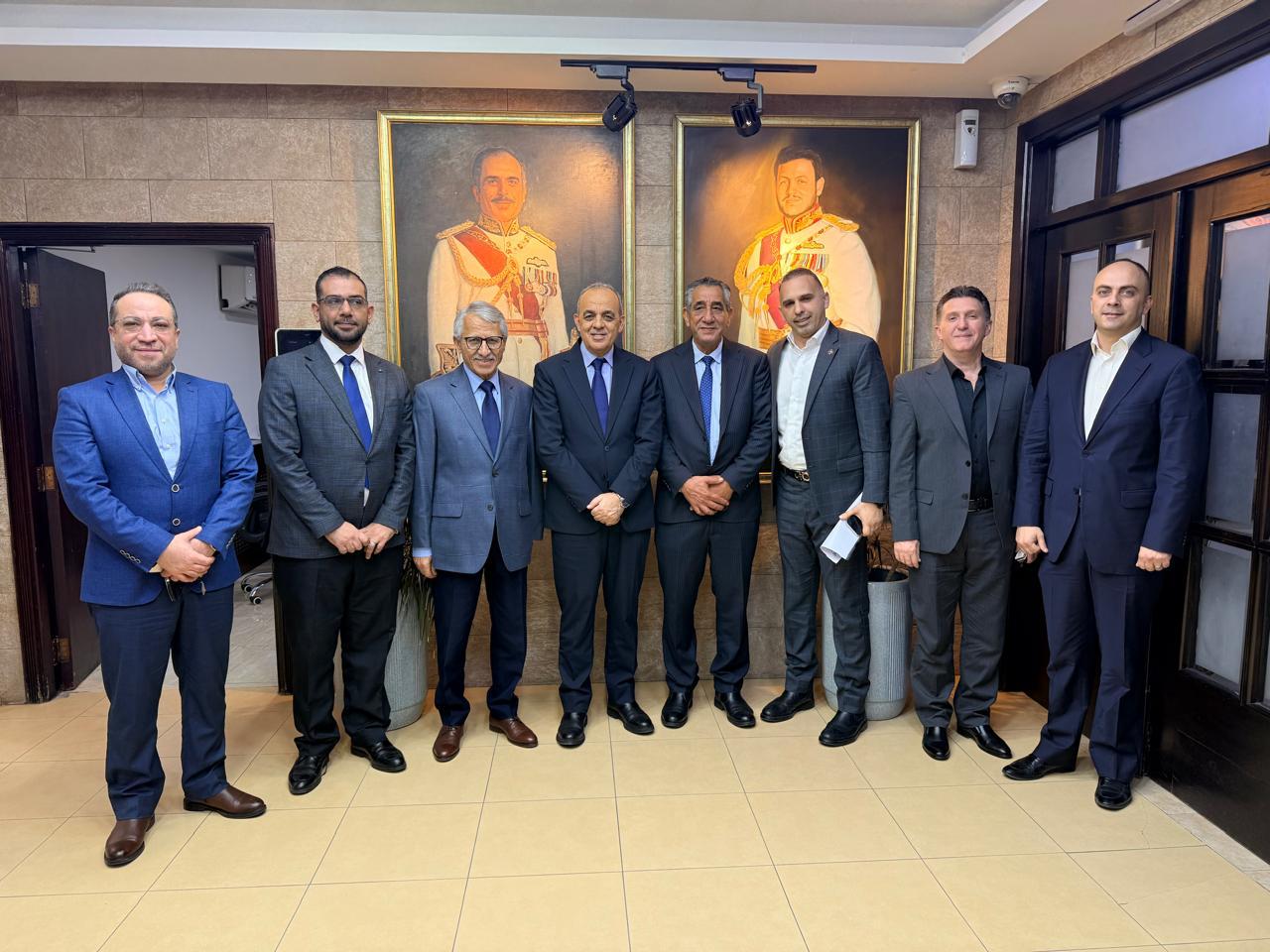 اجتماع لتعزيز الشراكة بين جمعية الفنادق ووزارة السياحة لدعم القطاع