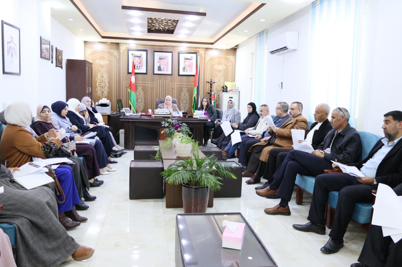 المصري تترأس اجتماعًا لمناقشة آلية توزيع طلبة الصف الحادي عشر الأكاديمي