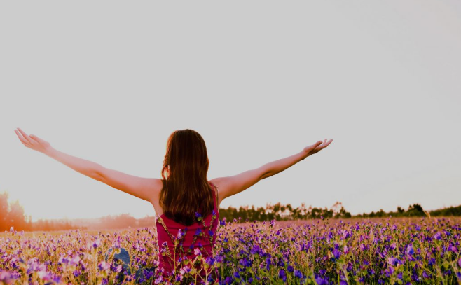 للشعور بالرضا ..  السر في 8 عادات صباحية