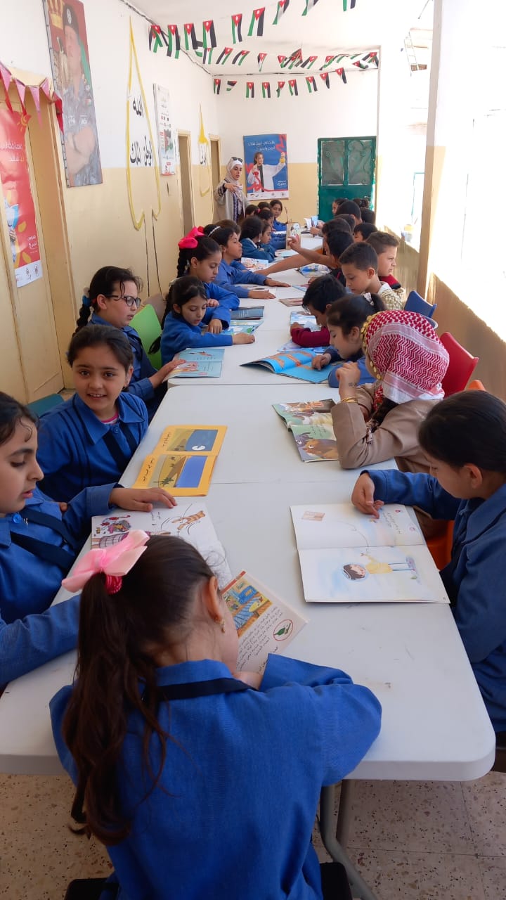 تربية الكورة تستضيف المكتبة المتنقلة في مدرسة تبنة