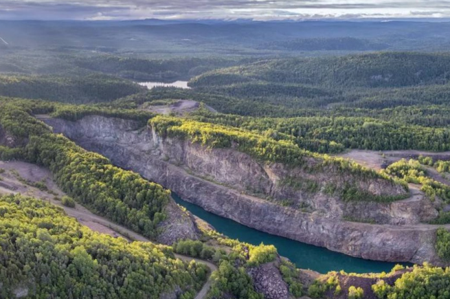 اكتشاف مياه عمرها 2.6 مليار سنة في أعماق الأرض