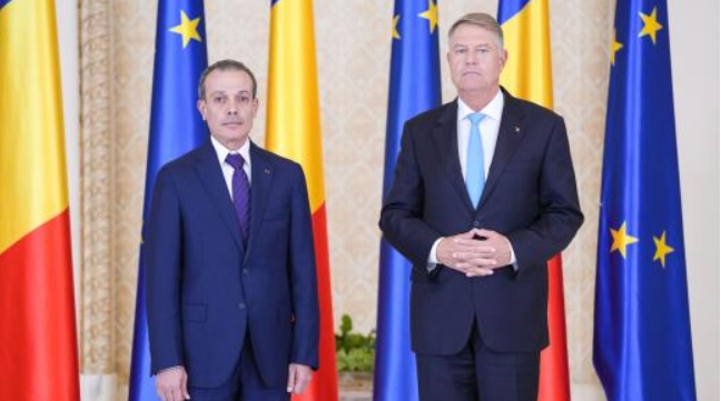 السفير الخصاونة يقدم أوراق اعتماده لرئيس رومانيا