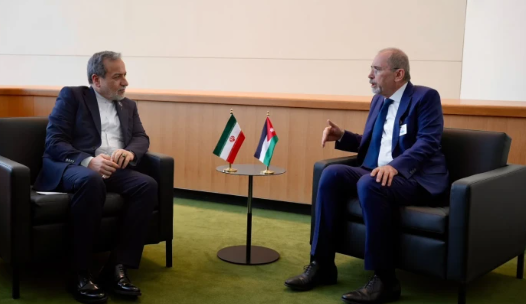 عراقجي يدين خلال اتصال مع الصفدي الهجوم الإرهابي على كنيسة حمود