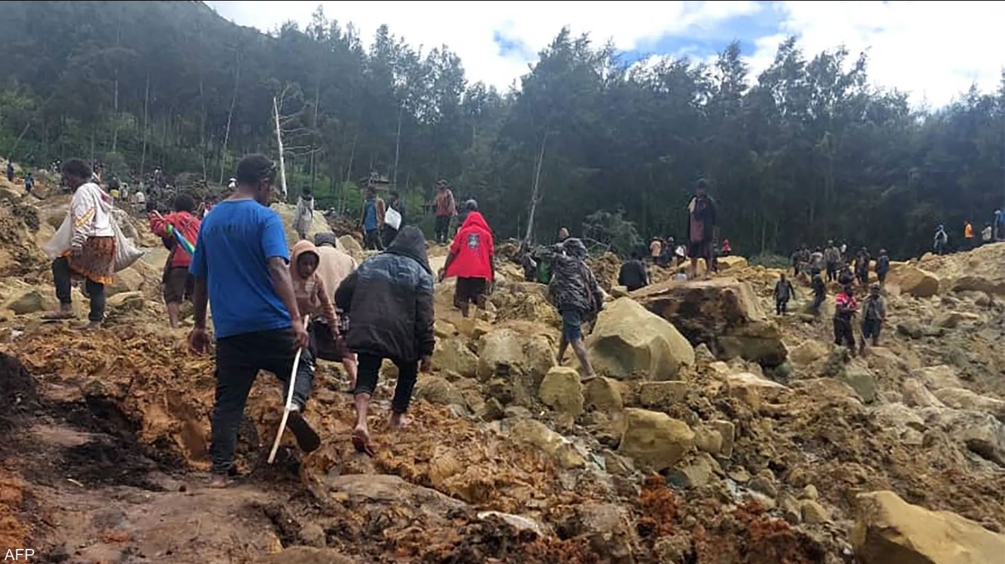 انهيار أرضي يتسبب في دفن أكثر من 300 في بابوا غينيا الجديدة