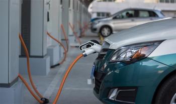 عقل يدعو لنشر نقاط شحن السيارات الكهربائية: توفر المال وتحفظ البيئة