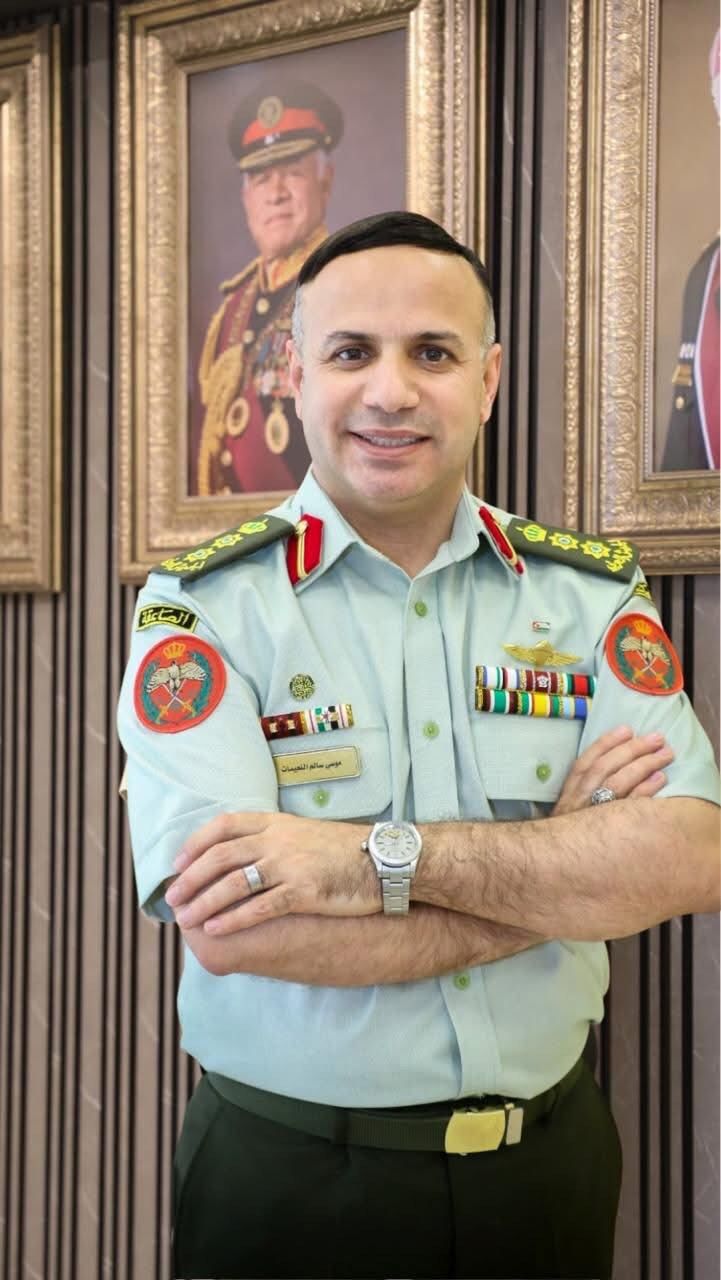 النعيمات يهنئون العقيد الركن موسى سالم النعيمات بمناسبة الترفيع