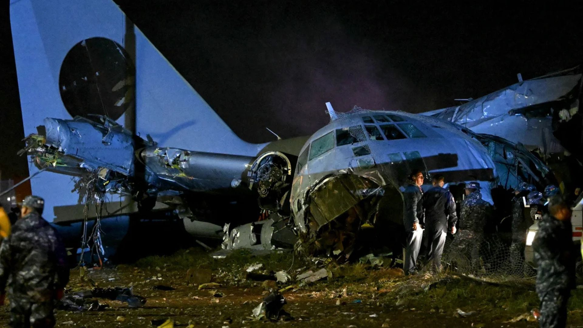 مصرع 15 وإصابة 28 بتحطم طائرة عسكرية في بوليفيا