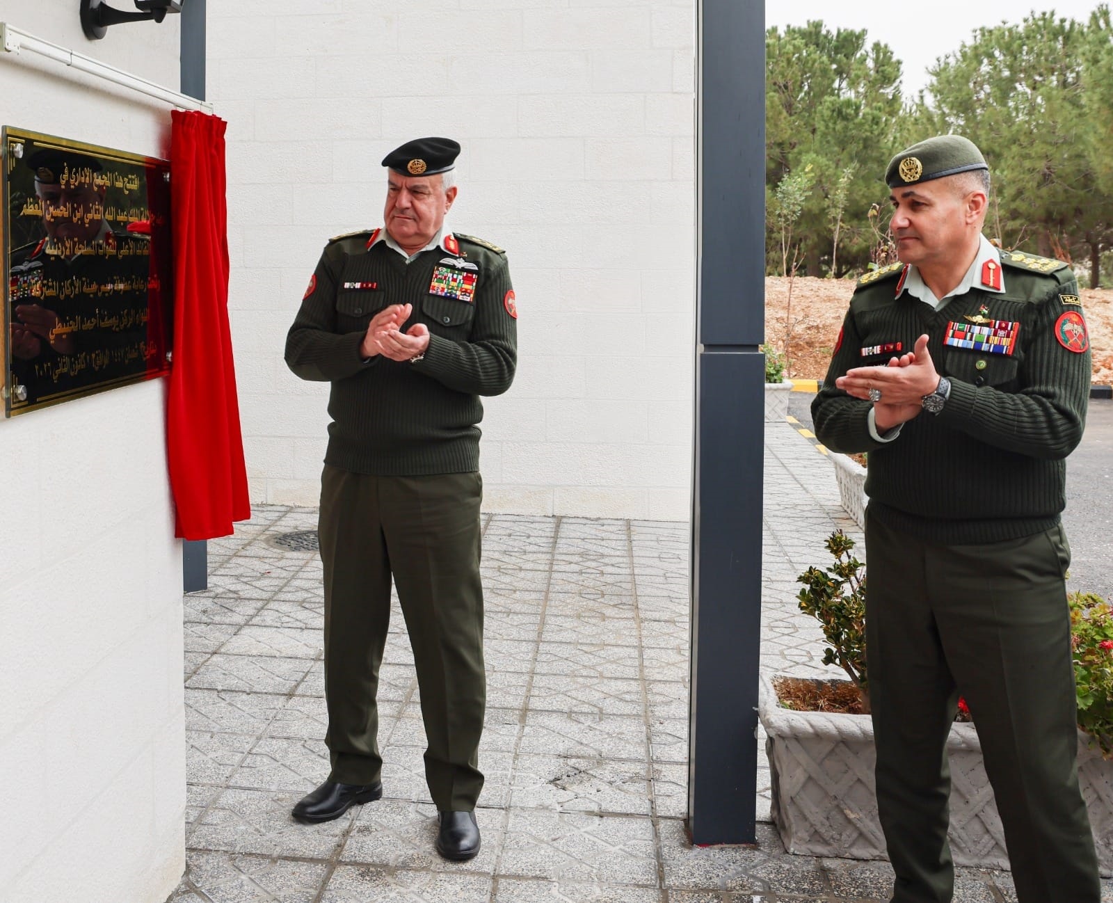 الحنيطي يرعى تخريج دورة المراسل الحربي ويفتتح مبنى المجمع الإداري