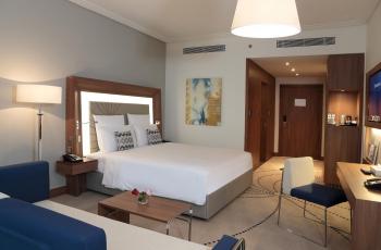 مطلوب حجز غرف فندقية في فندق خمس النجوم في البحر الميت 