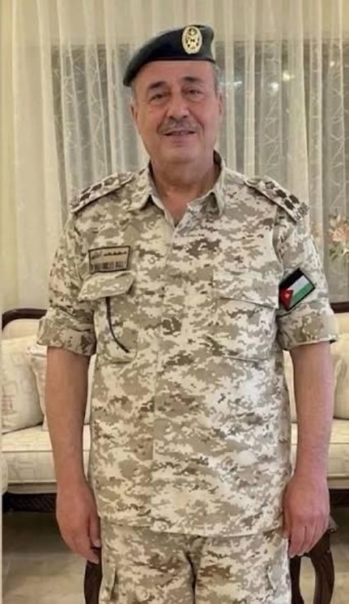 العميد الطبيب محمد هولي .. مبارك المنصب الجديد