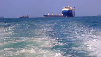 رويترز: سفينة يونانية هاجمتها الجماعة اليمنية وصلت إلى عدن 