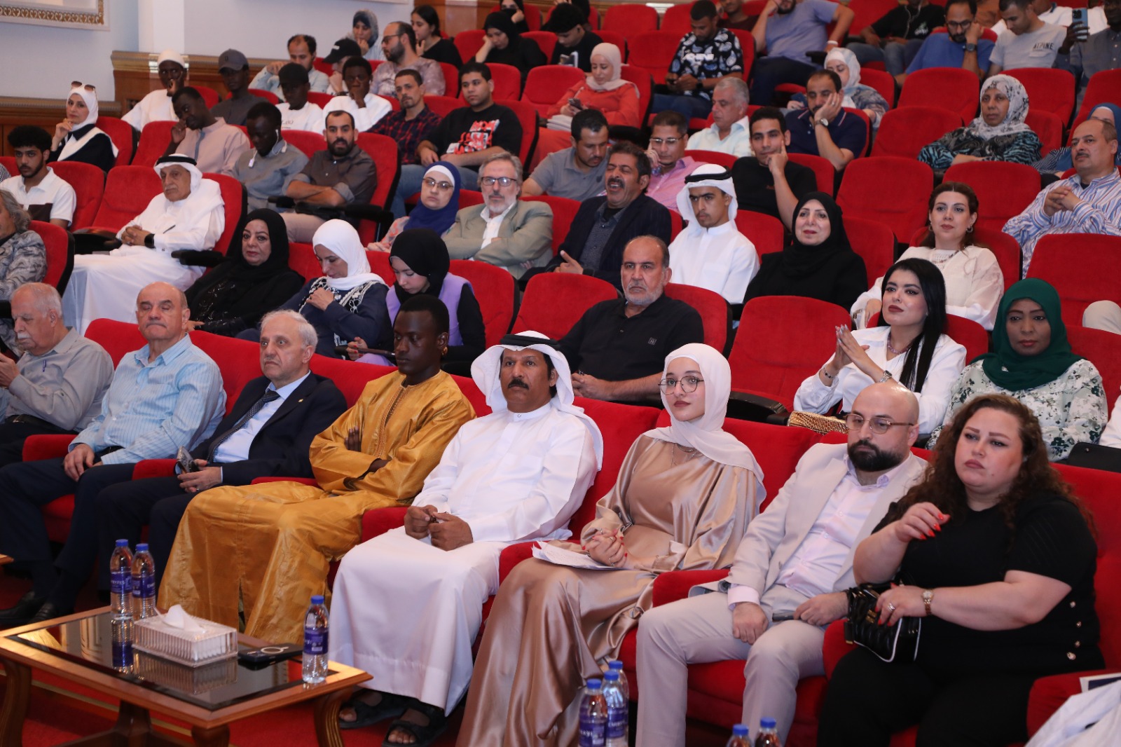 نفحات في المديح والتاريخ والذات في بيت الشعر