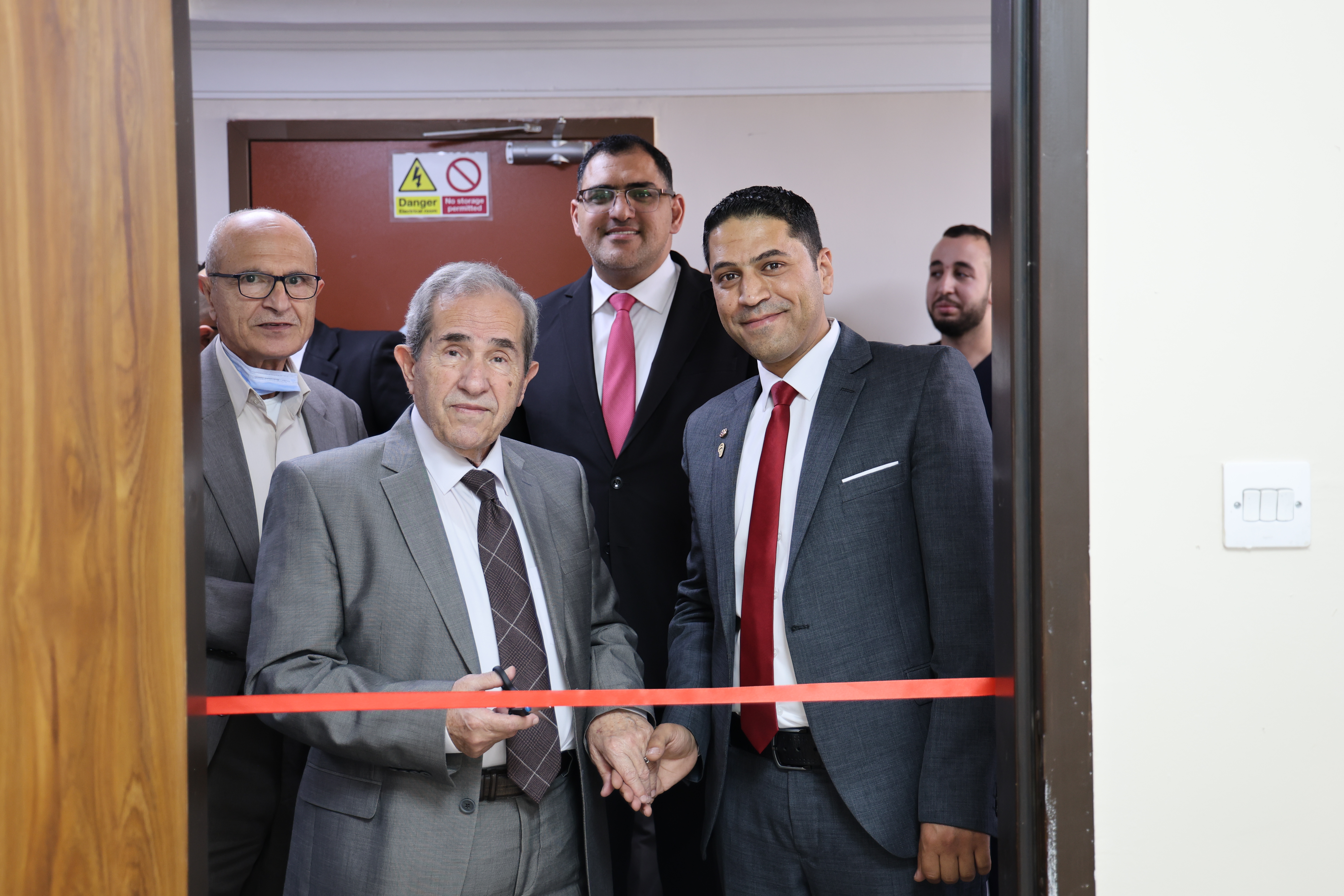 مستشفى الاستقلال يواصل تعزيز خدماته الطبية بافتتاح عيادات جديدة واستقطاب نخبة من الكفاءات الطبية