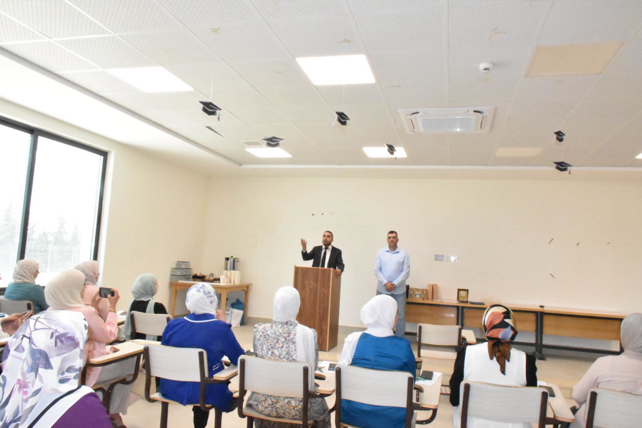 كلية التمريض في جامعة الزيتونة الأردنية تكرّم الطلبة المتميزين في الأنشطة اللامنهجية