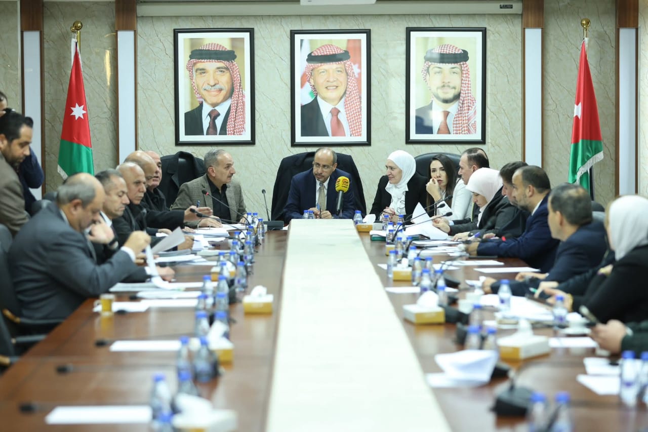 المالية النيابية تناقش تقرير ديوان المحاسبة المتعلق بالجامعات