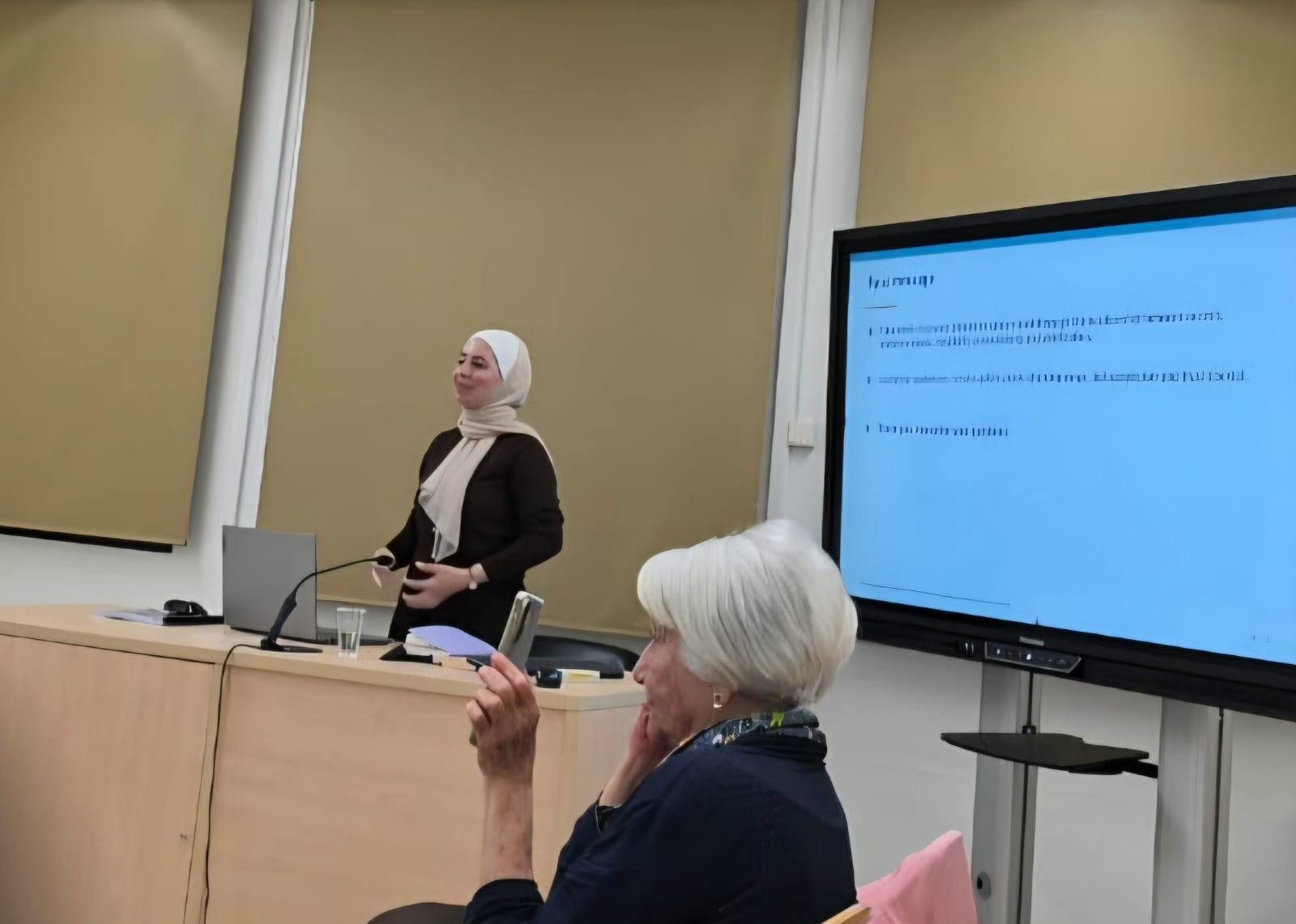 تهنئة للدكتورة الإعلامية سهى الصبيحي بمناسبة اجتياز مناقشة درجة الدكتوراة بامتياز
