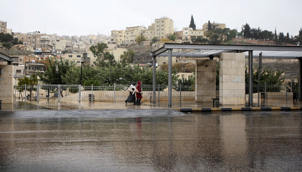 الثلاثاء: أجواء باردة نهارًا وتوقع زخات مطرية ليلًا