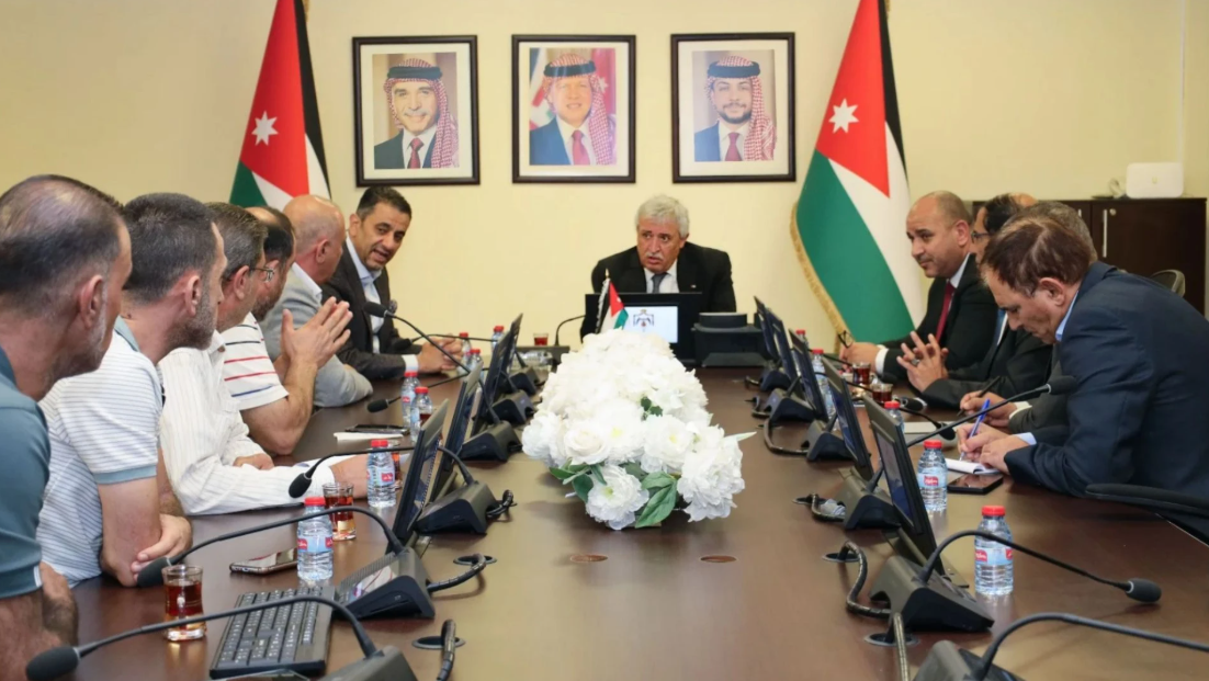 وزير النقل يلتقي مشغلي سفريات خط الشام ويؤكد دعم القطاع