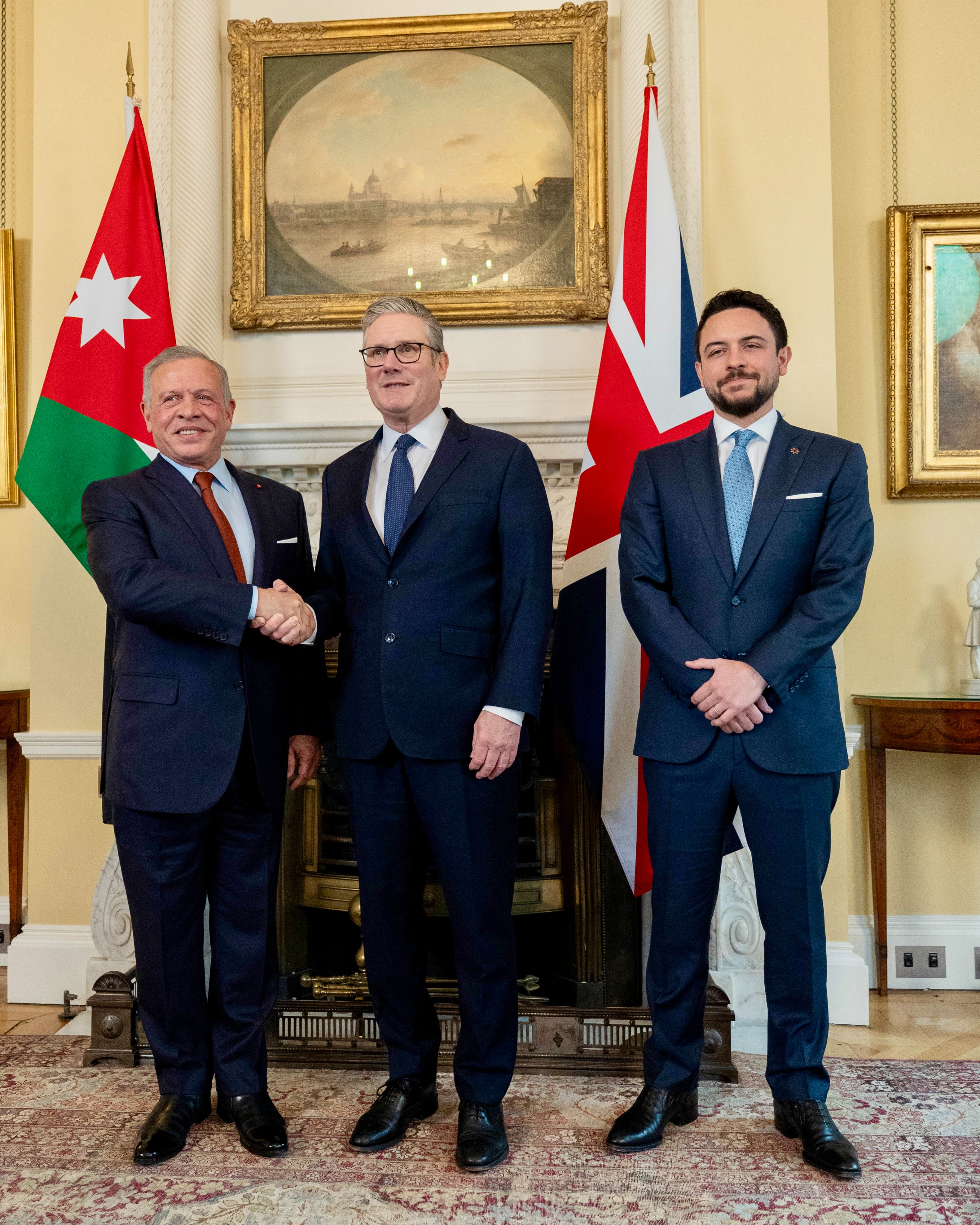 الملك يلتقي رئيس الوزراء البريطاني ويؤكد عمق العلاقات الأردنية البريطانية