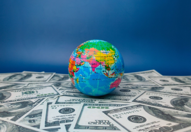 النقد الدولي يتوقع استقرار النمو العالمي عند 3.3% في 2026 