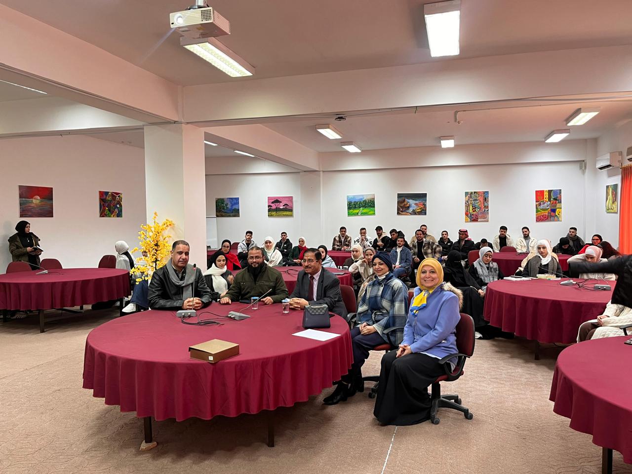 دائرة المكتبة ومصادر المعلومات في جامعة فيلادلفيا تنظم محاضرة علمية حول أساسيات البحث العلمي