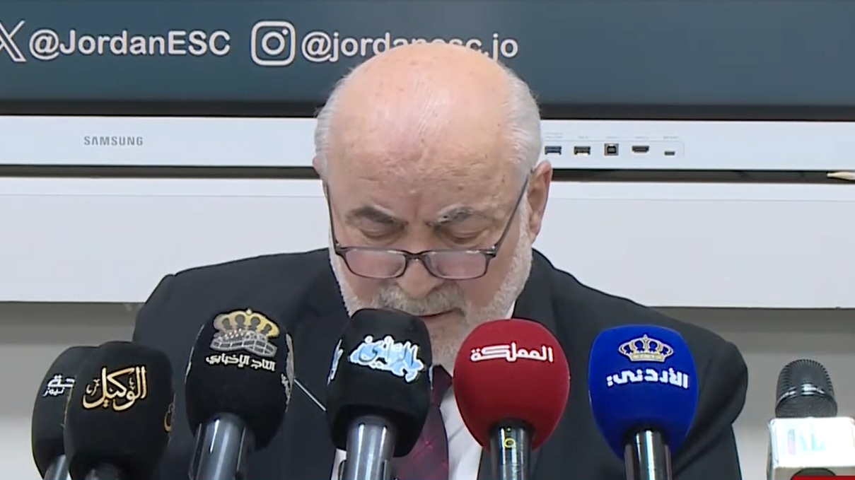 توصية باستحداث محافظ الضمان والنظر برفع سن الشيخوخة لـ 63 عامًا 