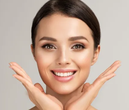 مستحضرات تجميل من التمر والنخيل 