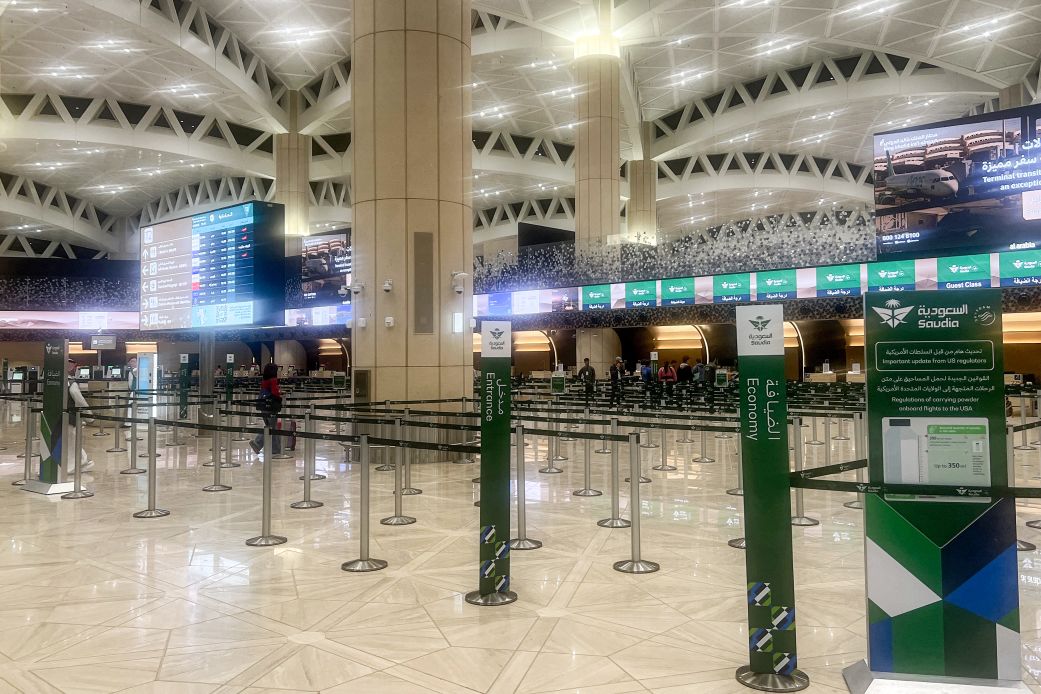 السعودية: 12 وفاة بينهم أردني و309 إصابات في الاعتداء على مطار الملك خالد