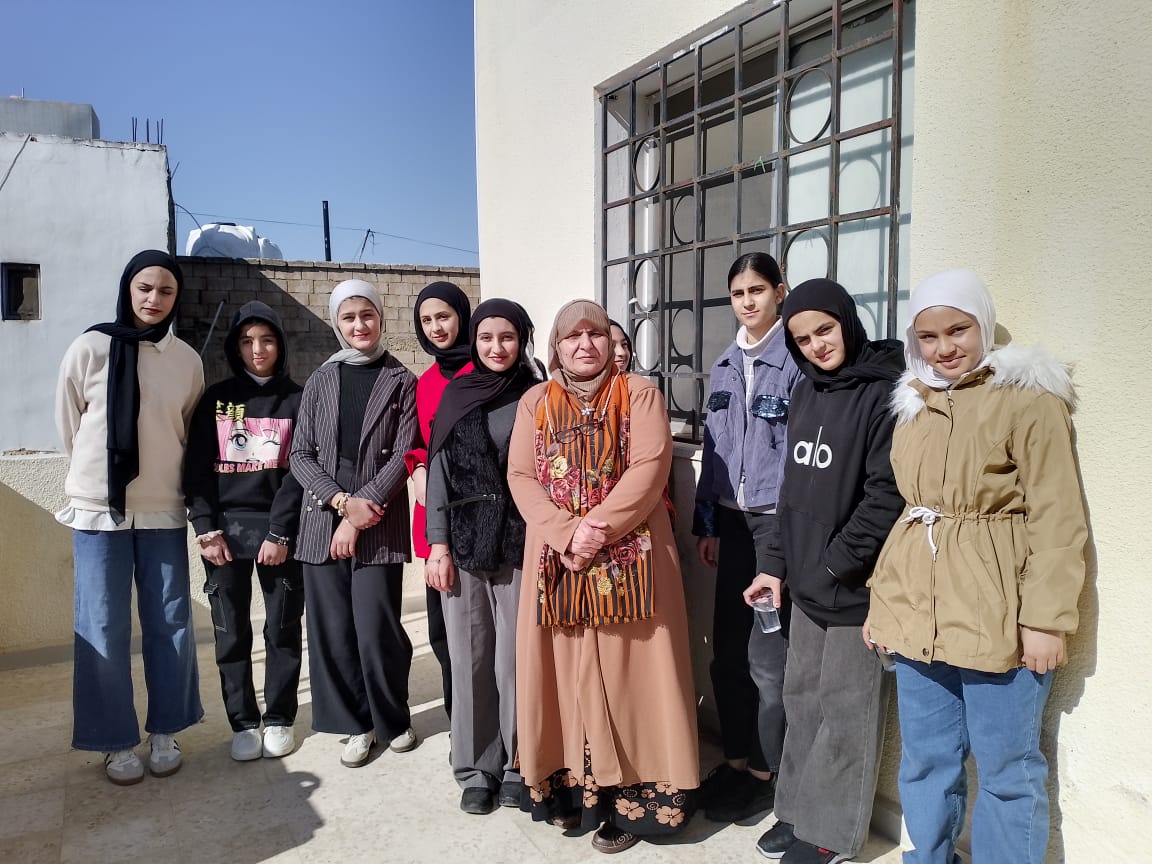 مركز شابات المزار الشمالي ينظم يوم عمل تطوعي