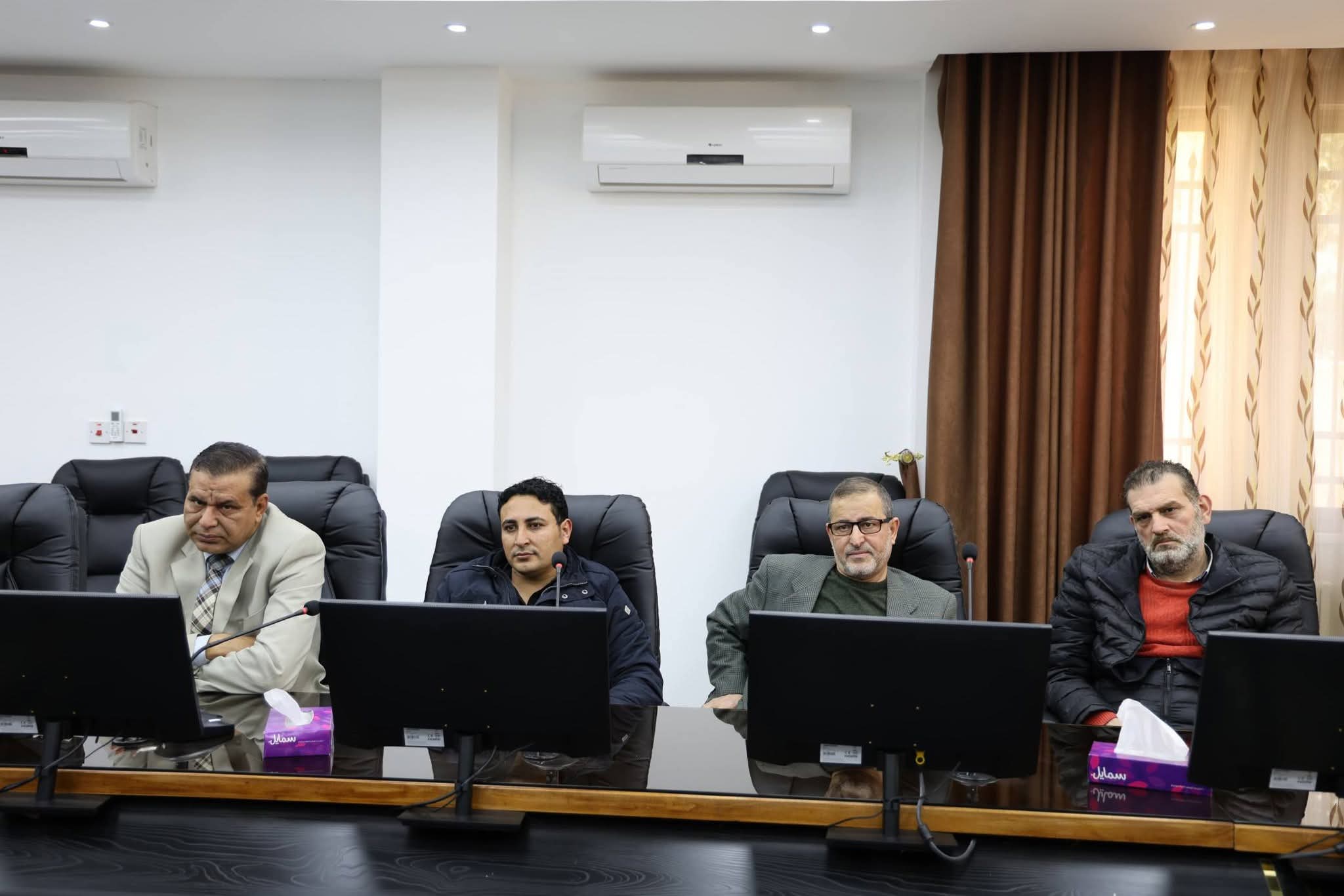 كلية تكنولوجيا المعلوماتت تستضيف محاضرة تعريفية بأكاديمية هواوي لتعزيز مهارات الطلبة الرقمية