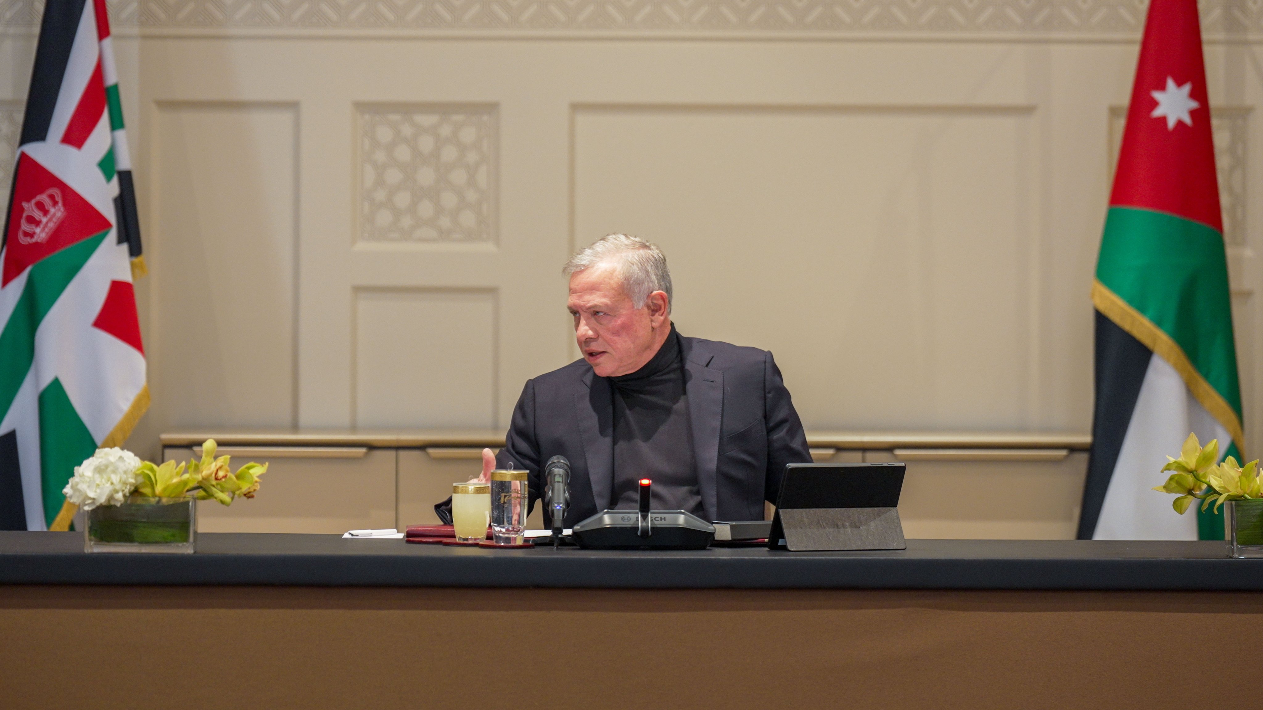 الملك: الأردن يضع حماية مواطنيه في مقدمة الأولويات