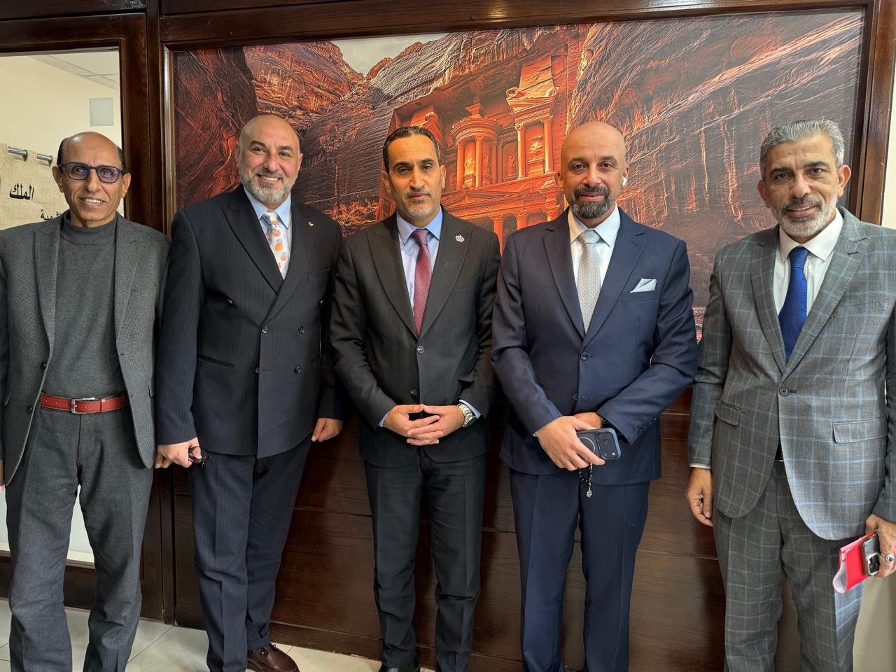 لقاء بين نقابة الفنانين ووزارة السياحة لضبط التجاوزات في المهن الفنية