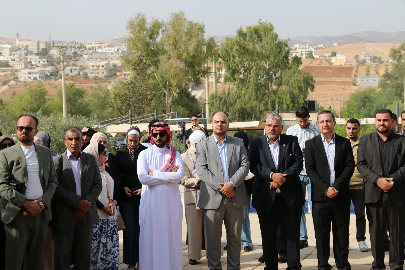 جامعة إربد الأهلية تُنظّم وقفة وطنية تنديدًا بالجريمة الإرهابية في كنيسة حمود بالكرك