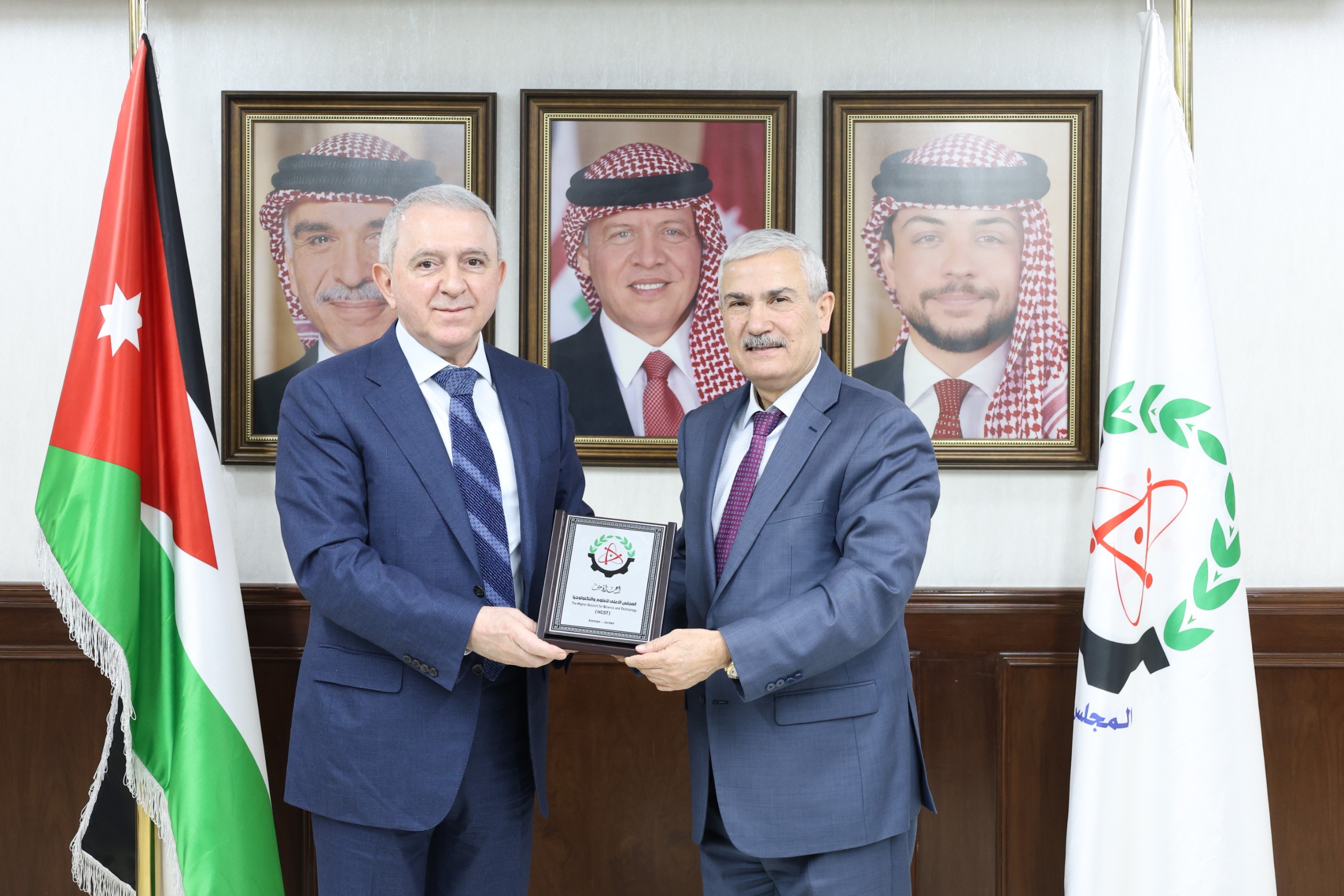 الأعلى للعلوم والتكنولوجيا يبحث أوجه التعاون مع السفير الأذري