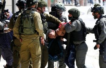 اعتقال 8550 فلسطينيا بالضفة الغربية منذ 7 أكتوبر بينهم 15 الخميس