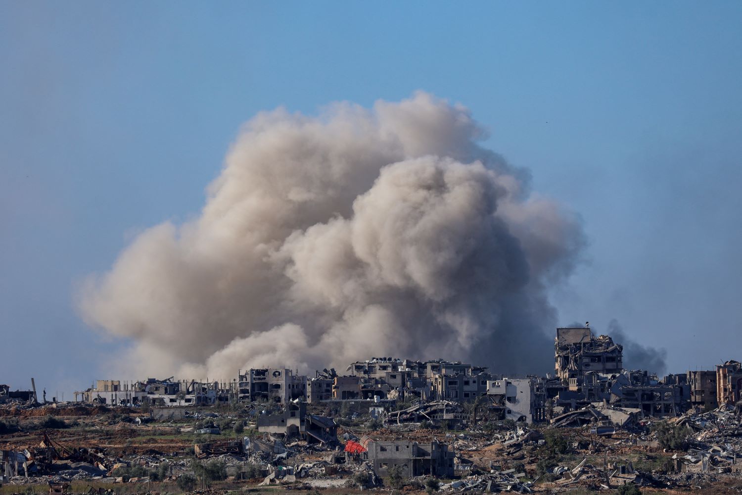 شهداء ومصابون بقصف متواصل للاحتلال على غزة