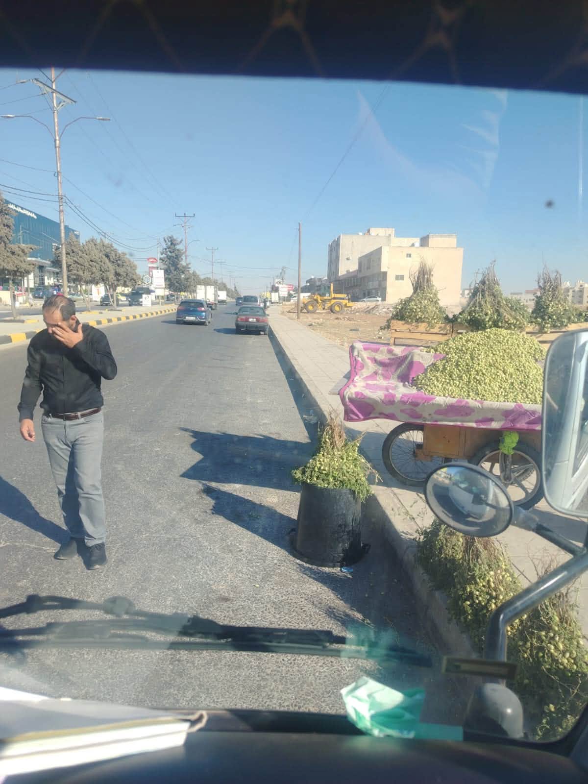 ضبط ومصادرة بضائع و خضراوات مخالفة في بني عبيد