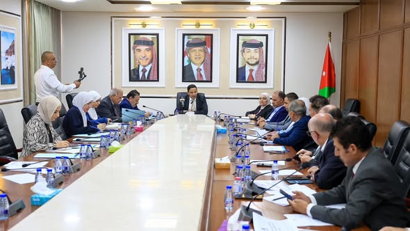 الطاقة النيابية تبحث أثر نظام ربط الطاقة المتجددة