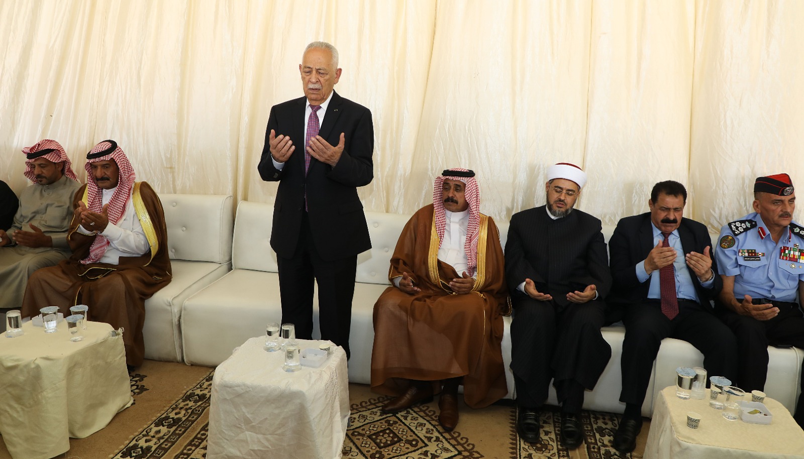 مندوبا عن الملك وولي العهد العيسوي يعزي عشيرتي ابو الغنم والعدوان